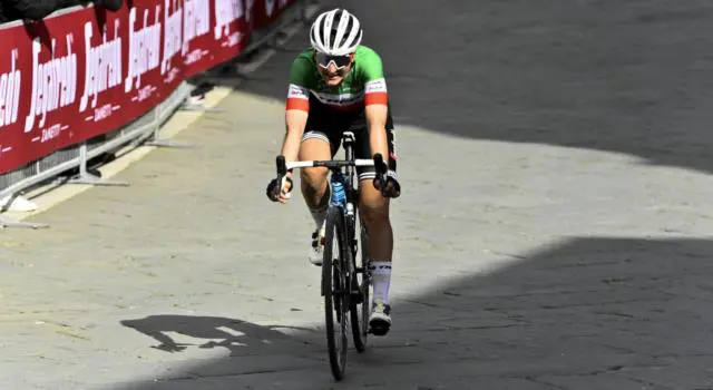 Liegi Bastogne Liegi Femminile 2021 Van Der Breggen Trascina Demi Vollering Alla Vittoria Ottima Terza Elisa Longo Borghini Oa Sport