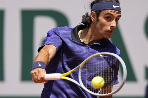 Roland Garros 2021: Lorenzo Musetti spaventa Novak ...