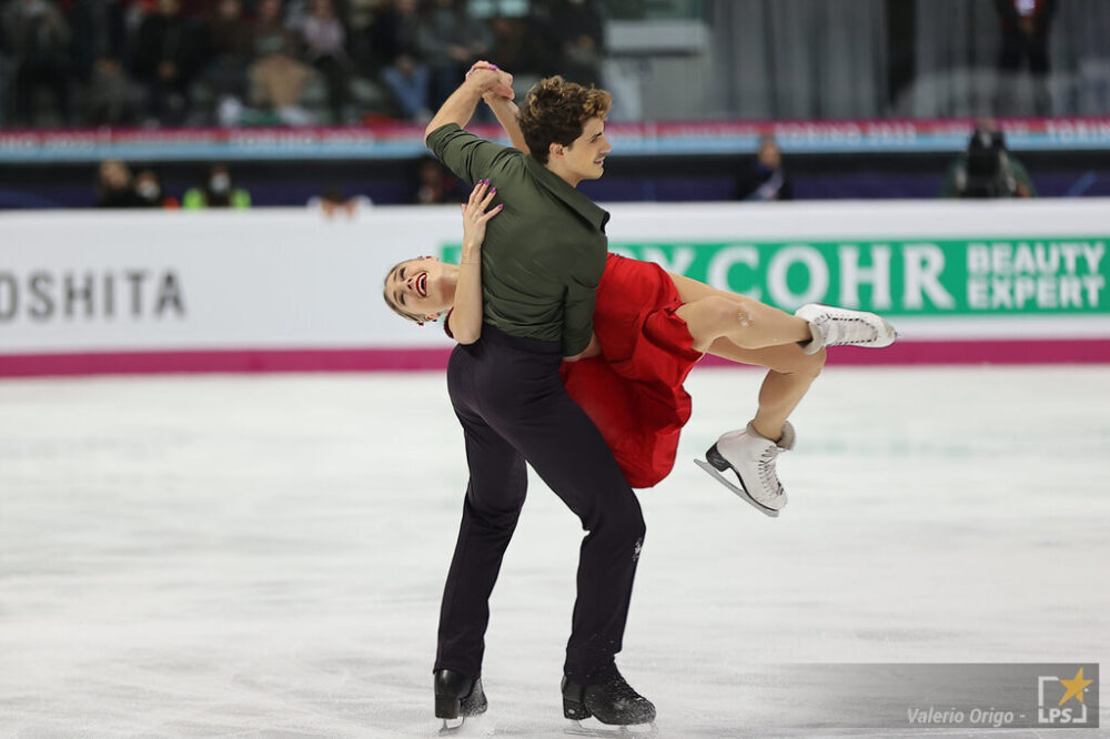 Pattinaggio di figura, Fear e Gibson vincono Skate America: battuti i campioni del mondo