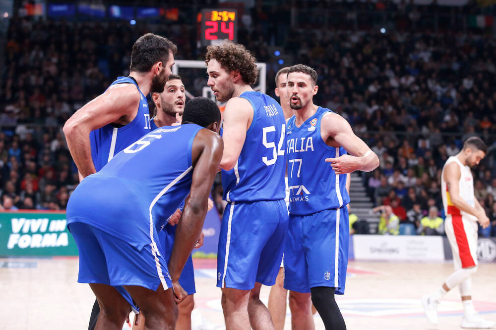 Basket, sorteggiati i gironi di Parigi 2024. L’Italia deve passare dal preolimpico, gruppo da brividi con gli USA!