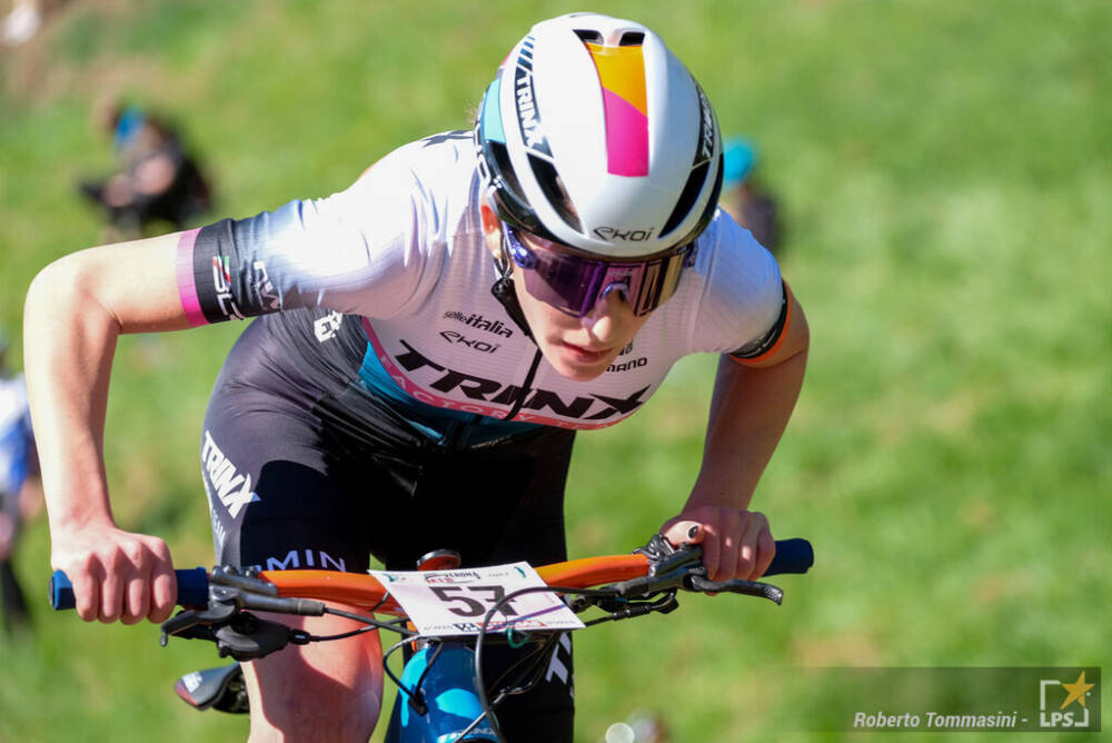 Mountain Bike, Amos ed Holmgren dominano nel Cross Country U23 in Val di Sole. Valentina Corvi quarta