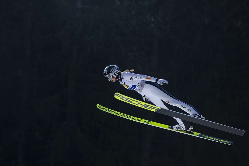Salto con gli sci femminile, Annika Sieff brilla in qualificazione ad Engelberg. Supera il taglio anche Lara Malsiner