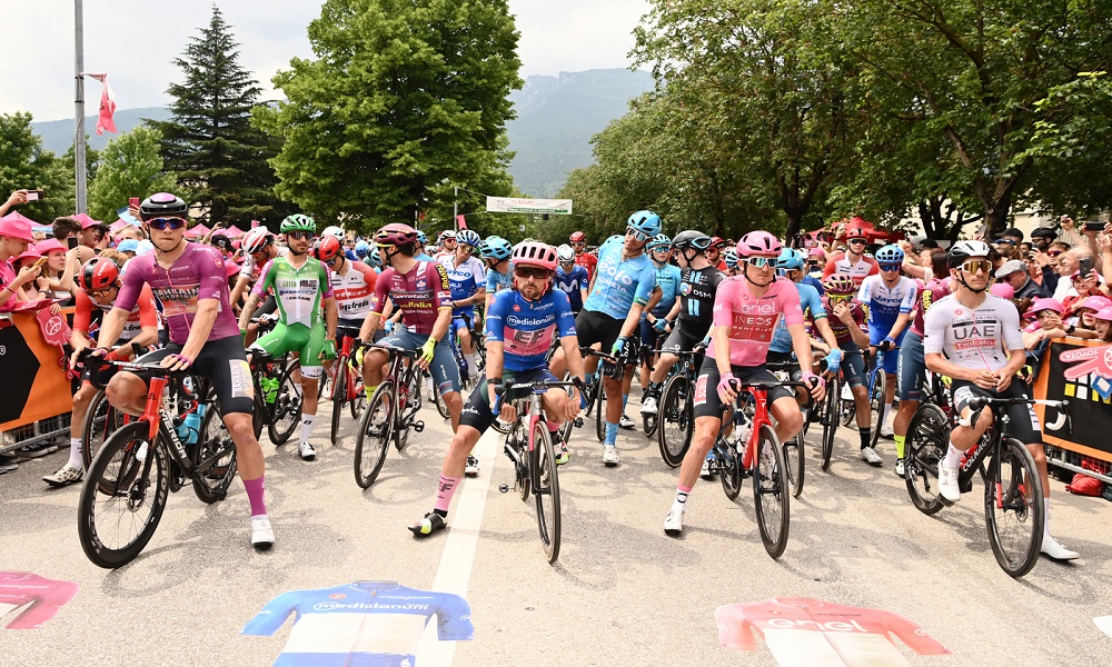 Giro d’Italia 2024, cambia il percorso della sesta tappa: giornata più impegnativa sugli sterrati