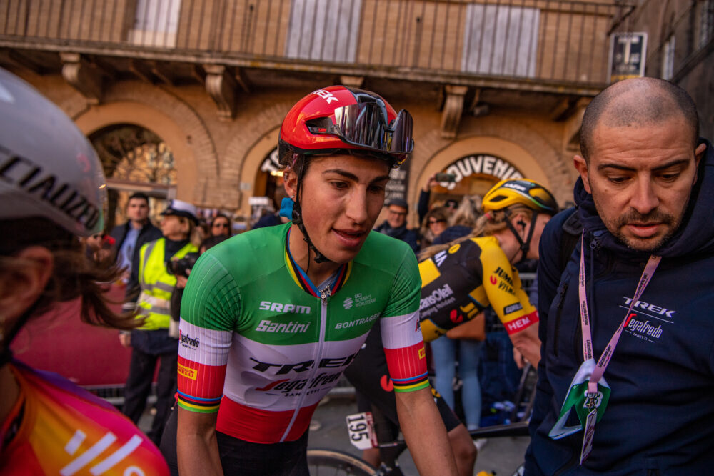 LIVE Ciclismo femminile, Europei 2024 in DIRETTA: Elisa Balsamo ci prova, occhio a Chiara Consonni