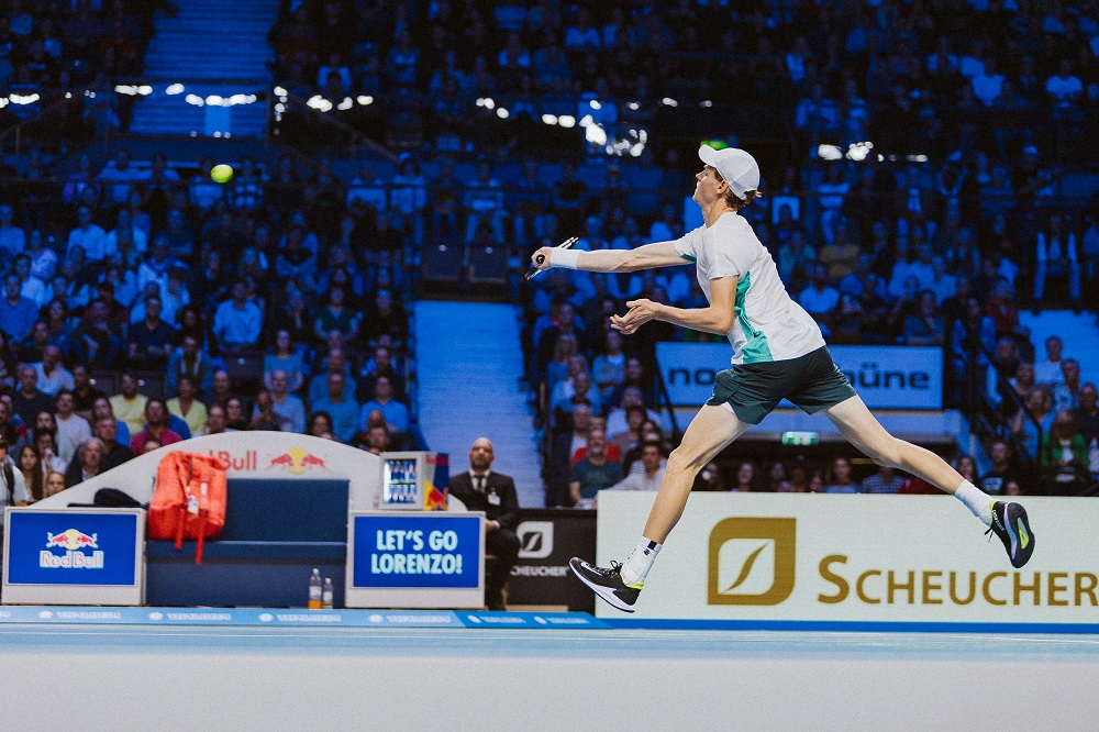 Jannik Sinner sfiderà Djokovic a Parigi-Bercy…in doppio! Data, orario e chi lo affiancherà