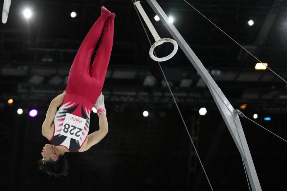 Ginnastica artistica, Hashimoto ha vinto l'all-around dei Mondiali ma non  era qualificato! Cos'è successo, regola dei passaporti e il sacrificio di  Kaya