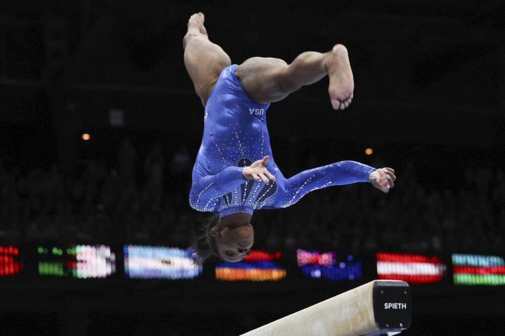 Mondiali Ginnastica Artistica: Biles ritorna con un salto leggendario