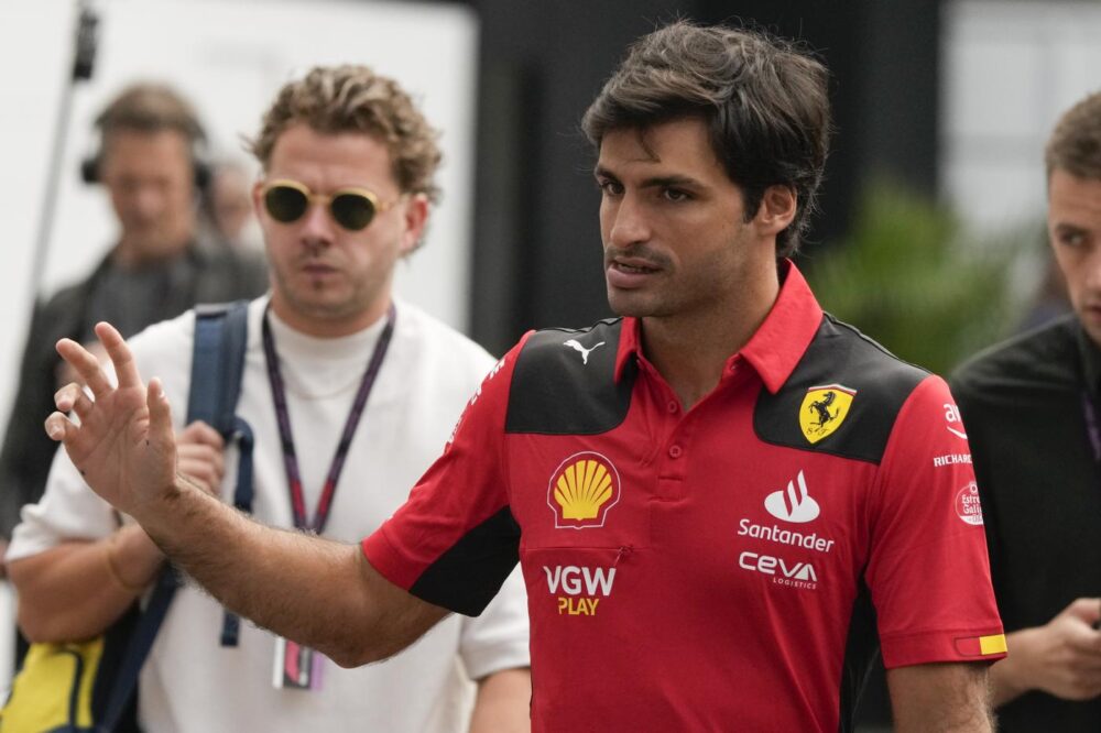 F1, Carlos Sainz: “Lotteremo con la Mercedes per il secondo posto tra i costruttori ma…”