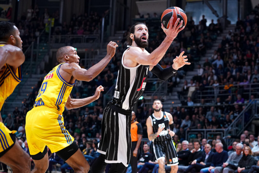 Basket, la Virtus Bologna centra la seconda vittoria stagionale in Eurolega contro l’Alba Berlino! 26 punti per Shengelia, Spagnolo ne piazza 15 ma non bastano