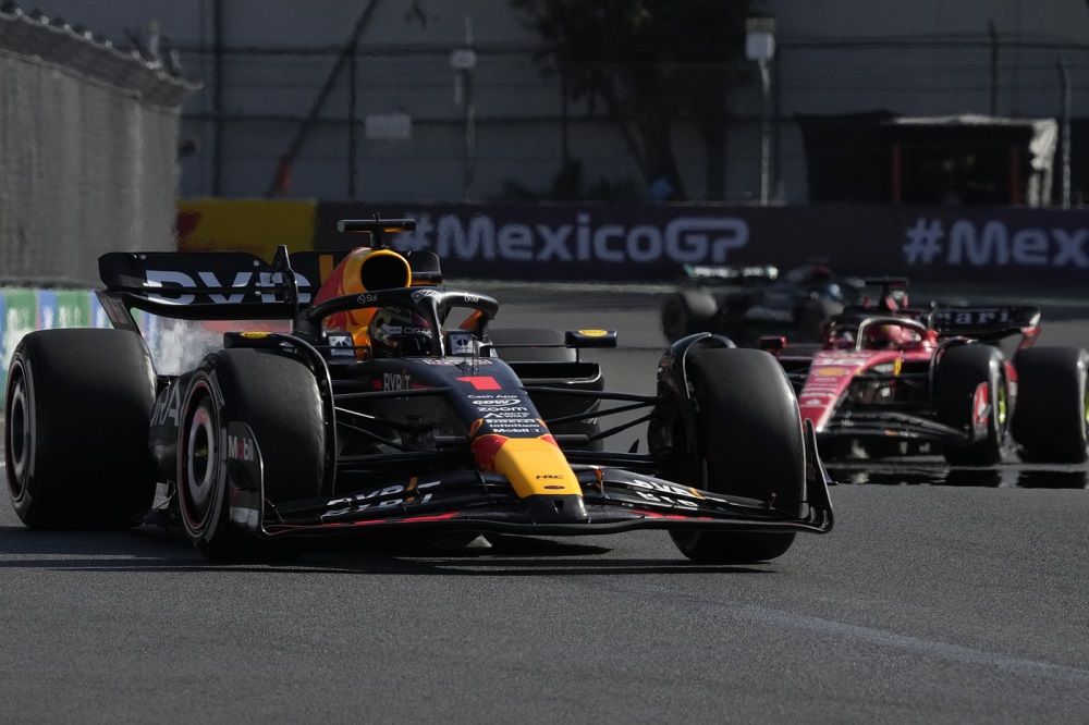 VIDEO F1, GP Brasile: highlights e sintesi qualifiche. Verstappen il migliore, Leclerc in scia
