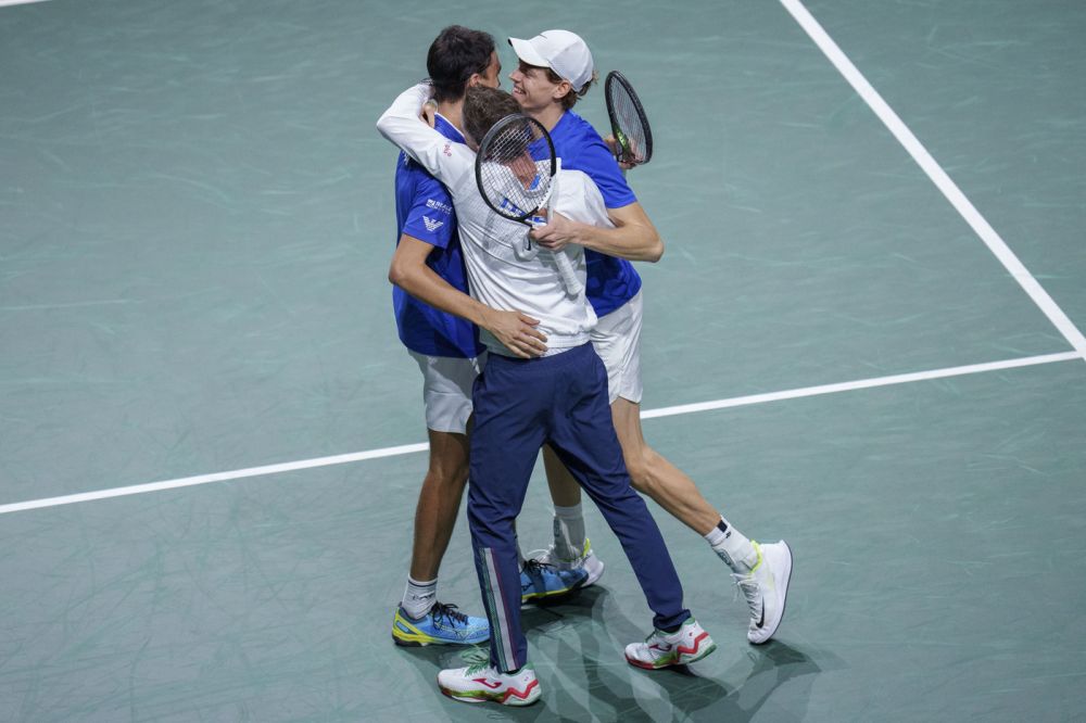 Pagelle Italia-Serbia 2-1 Coppa Davis: Sinner annienta Djokovic, la scelta di Musetti era giusta