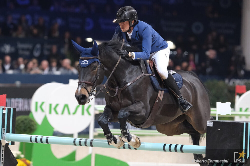 Equitazione: lo svizzero Martin Fuchs si impone nella FEI Jumping World Cup di Bordeaux