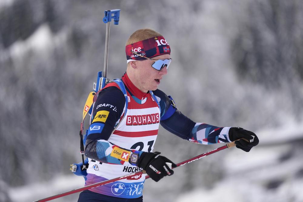 Biathlon, Johannes Boe trionfa nell’inseguimento di Hochfilzen. Giacomel 12°