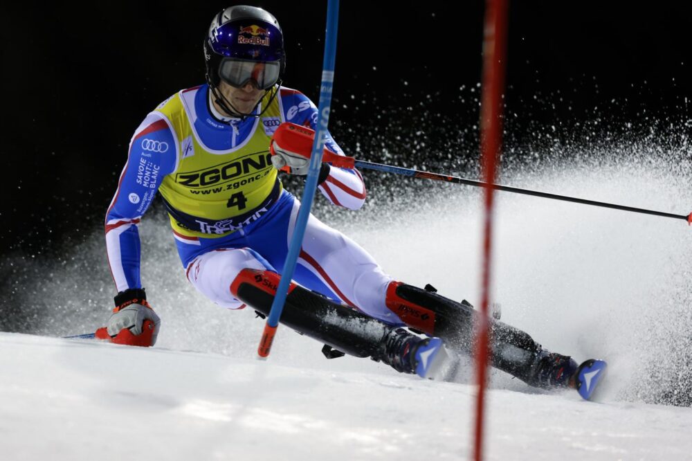 LIVE Sci alpino, Slalom Madonna di Campiglio 2023 in DIRETTA: Schwarz vince e supera Odermatt in classifica generale!