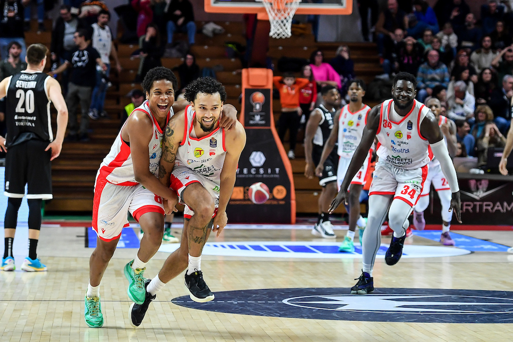 Basket: vittoria importante per la Reyer Venezia in Serie A, Willis trascina Pistoia al successo