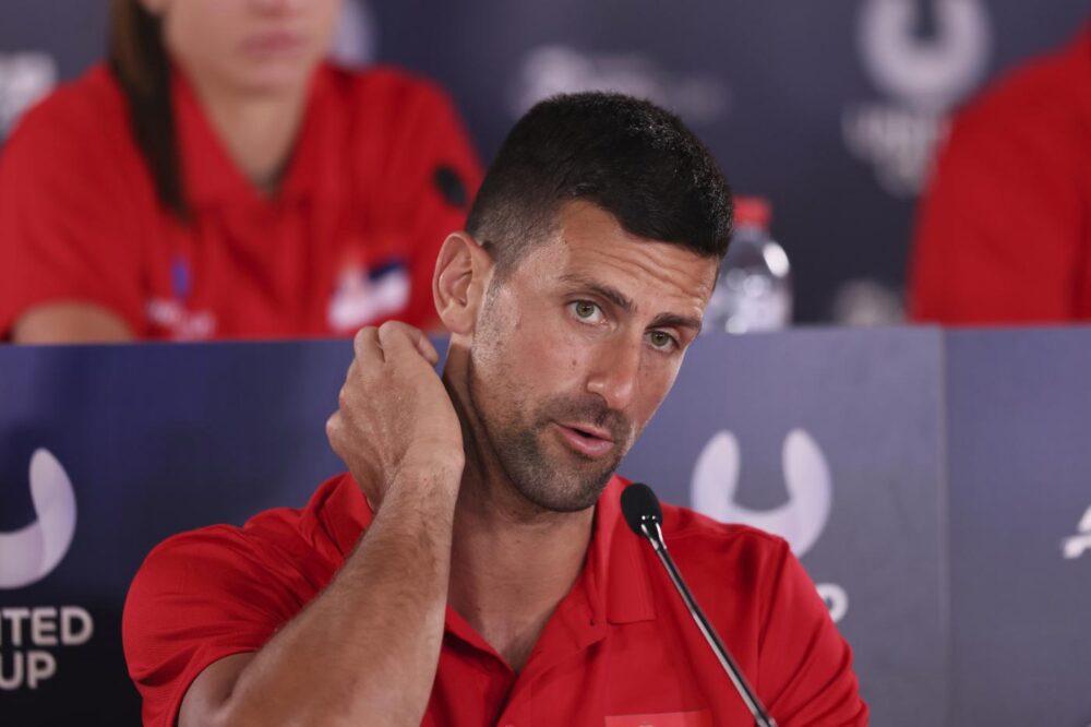 Tennis, Novak Djokovic dopo la sconfitta: “Focus sugli Australian Open, il problema al polso ha avuto impatto”