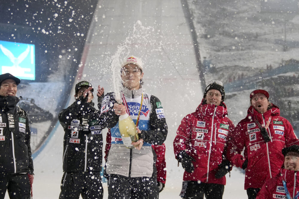 Salto con gli sci, la squadra giapponese per Sapporo è da manga! Atleti dai 18 ai 52 anni e arriva “l’altro” Kobayashi!