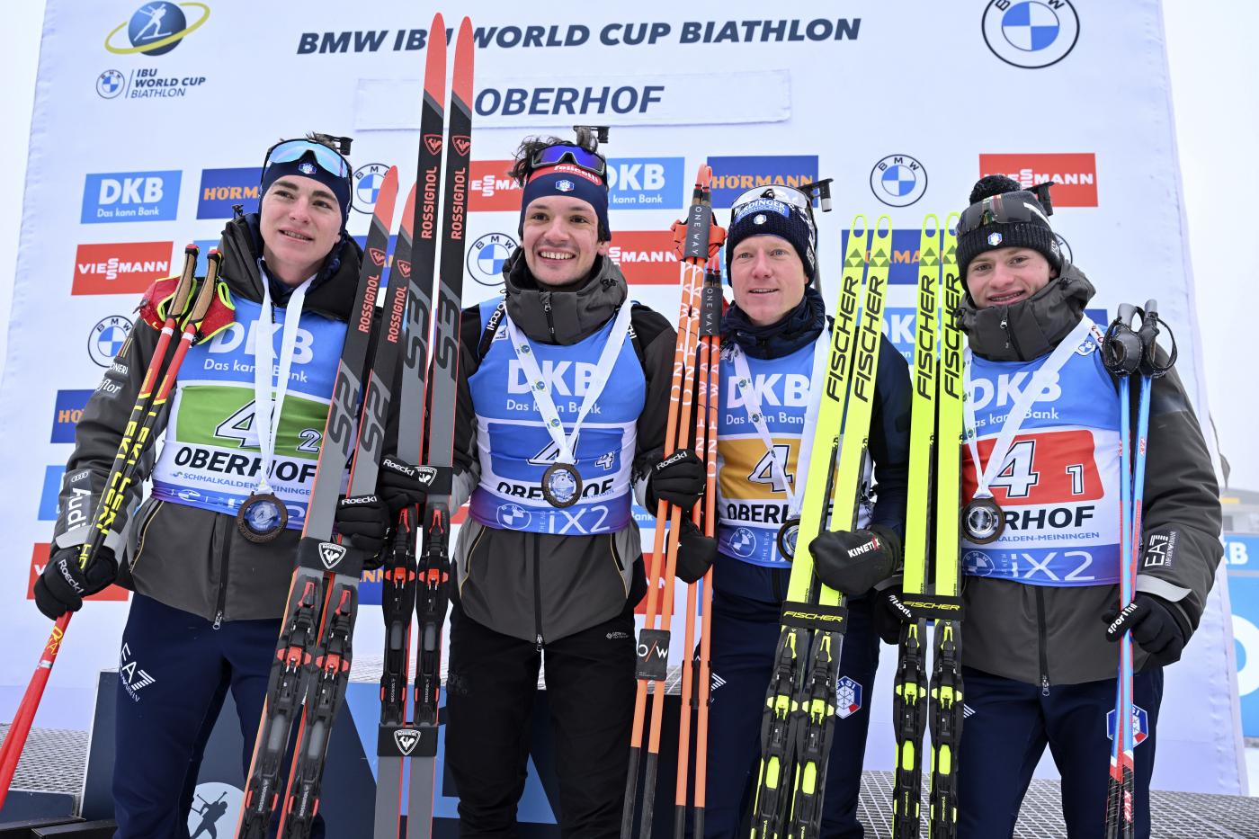 LIVE Biathlon, Staffetta maschile Nove Mesto 2025 in DIRETTA: Fillon Maillet porta a scuola Boe, vince la Francia