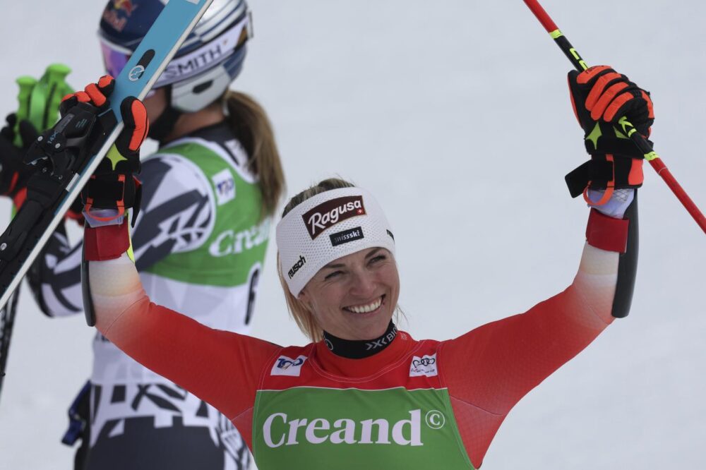 Sci alpino, Lara Gut-Behrami in testa alla generale: “Non credevo di vincere dopo l’errore”