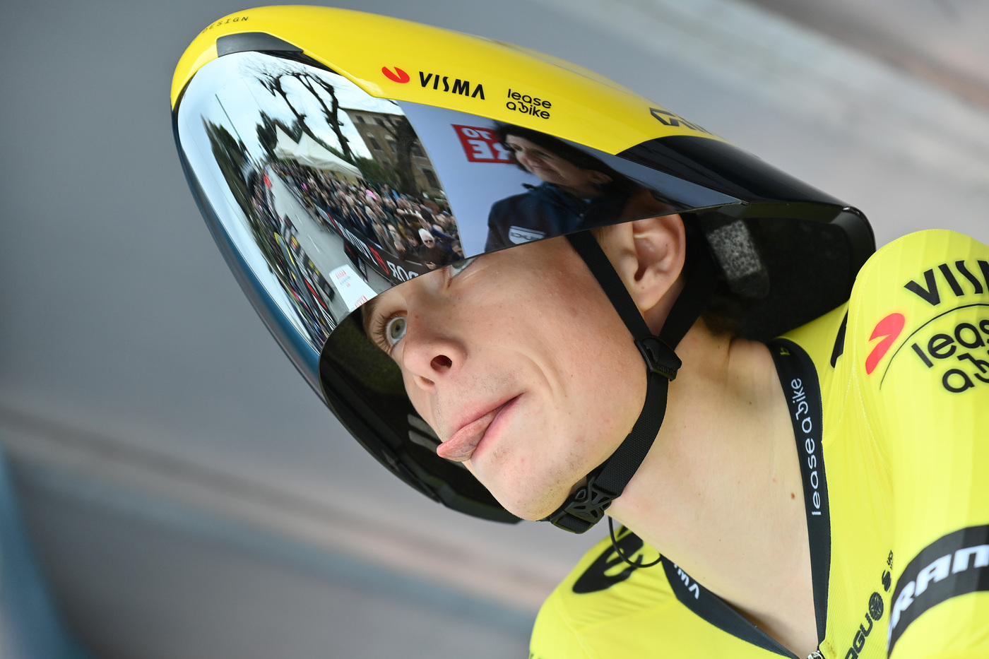 Tirreno-Adriatico 2024: nuovi particolarissimi caschi da cronometro per il Team Visma | Lease a Bike