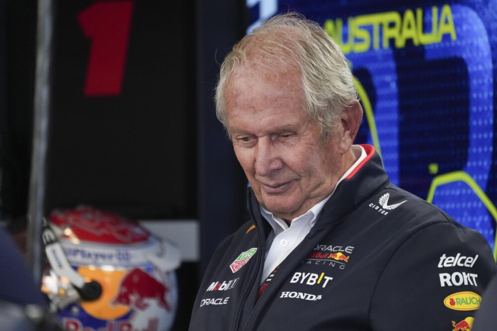 F1, Helmut Marko schernisce la concorrenza: “Non siamo preoccupati, si strappano punti a vicenda”