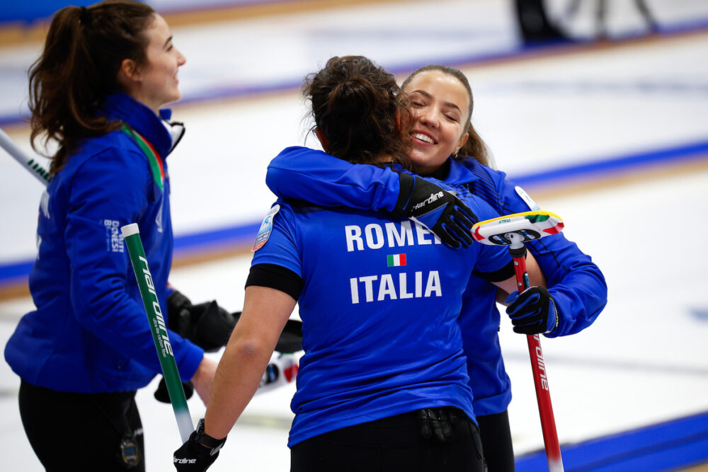 Curling femminile, avvio da incubo per l’Italia ai Mondiali: azzurre battute con tre mani ‘rubate’ consecutive