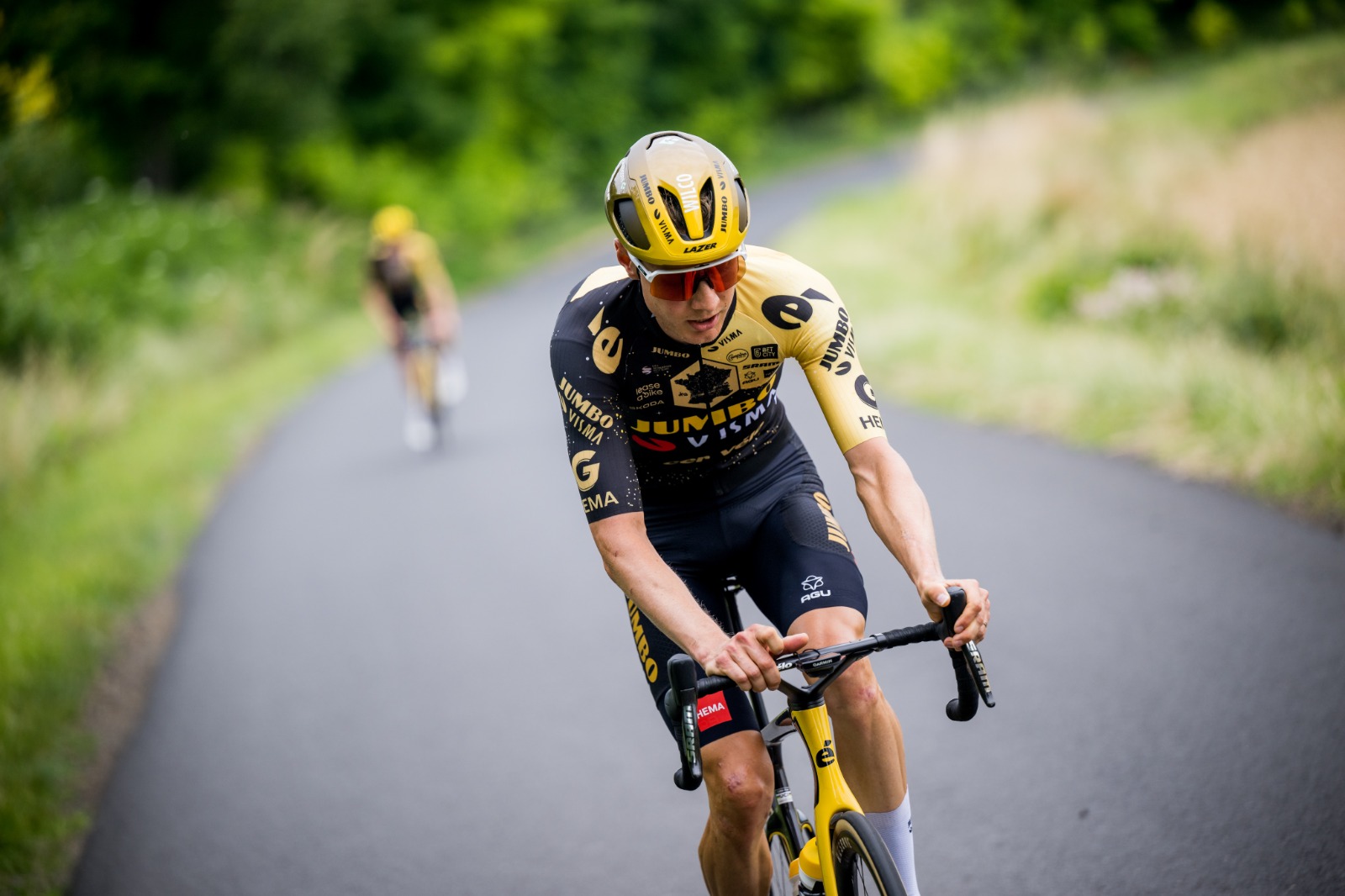 Ciclismo: frattura alla clavicola per Wilco Kelderman che rischia il Giro d’Italia