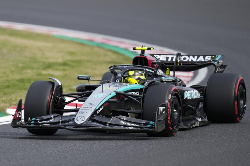 F1, Lewis Hamilton spiega il motivo per cui ha lasciato passare Russell a Suzuka