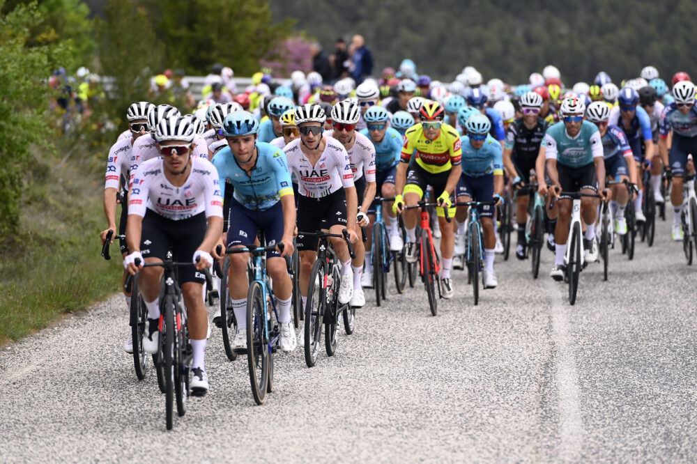 Giro d’Abruzzo 2024, brilla per la prima volta il talento di Jan Christen! Tappa e maglia per il giovane elvetico, terzo Pesenti