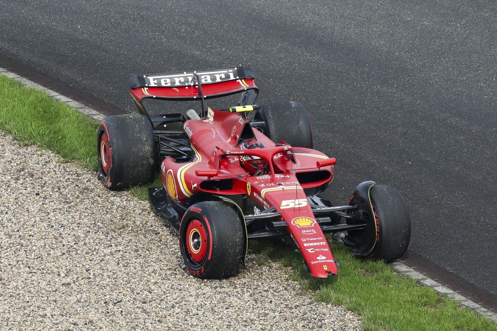 F1, con un Cavallino ‘galleggiante’ nel limbo, in casa Ferrari l’unico tema d’interesse è la lotta tra i due piloti
