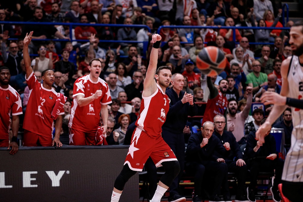 Basket, l’Olimpia Milano vince il derby in Eurolega contro la Virtus Bologna