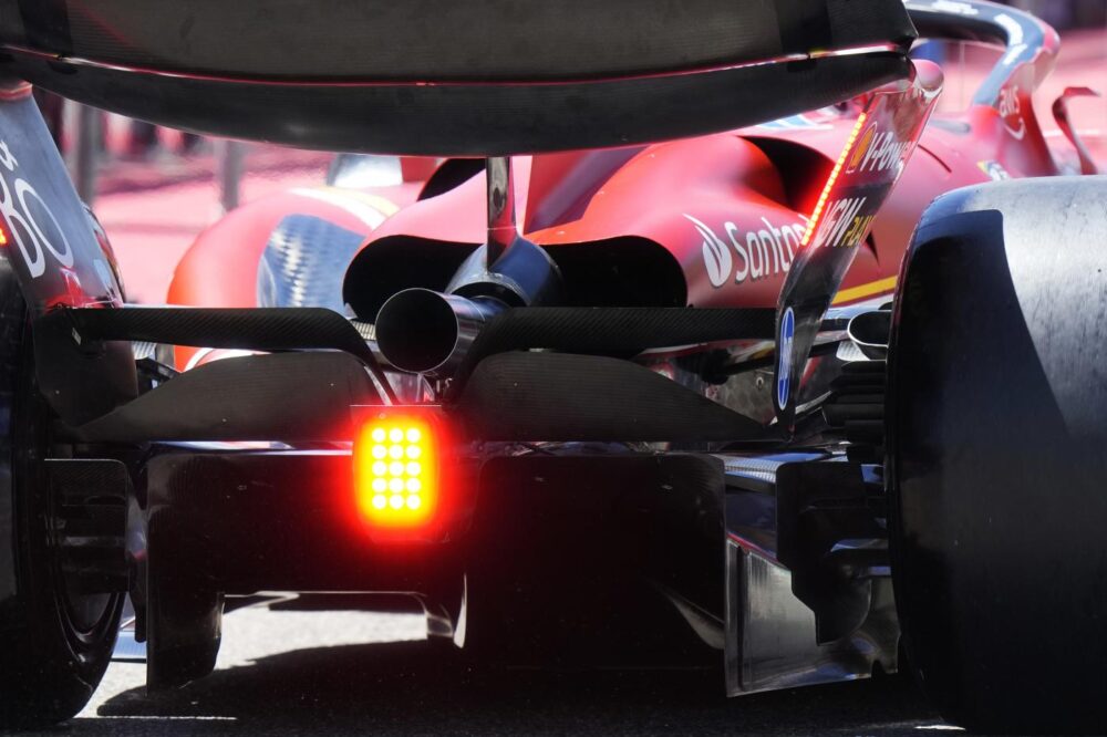 F1, Ferrari con una nuova ala posteriore a Montecarlo: la Rossa lancia il guanto di sfida