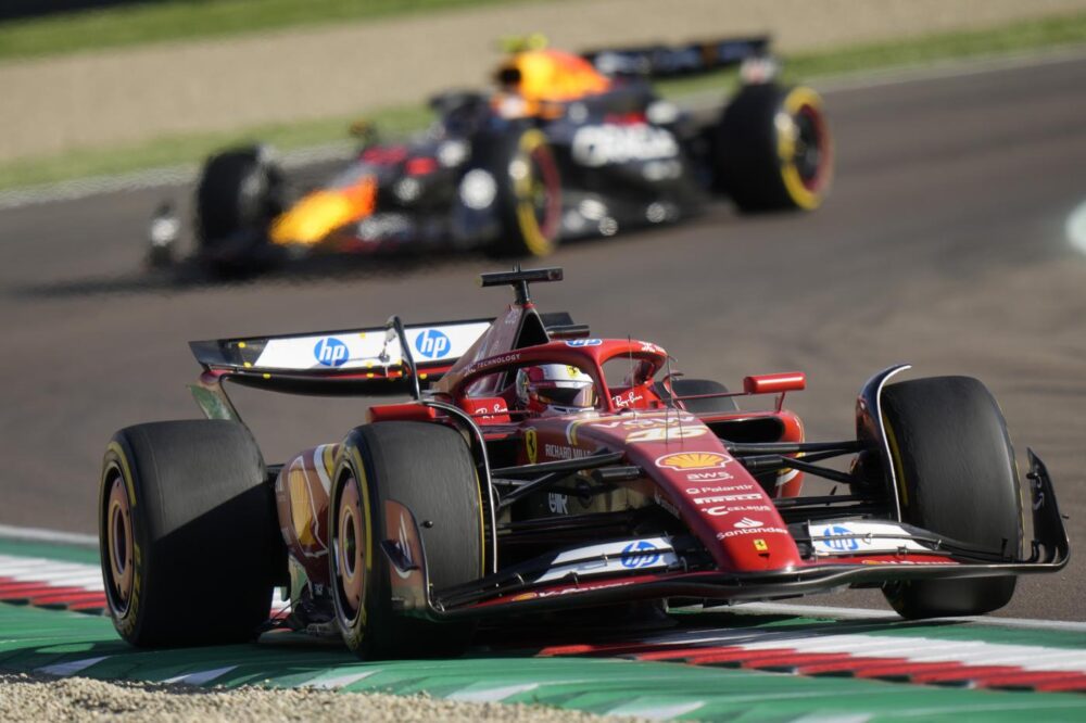 F1, Charles Leclerc: “Gli aggiornamenti di Imola hanno funzionato, proverò a vincere domenica a Monaco”