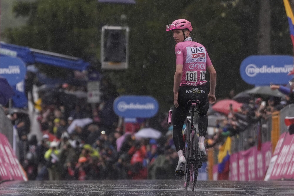 LIVE Giro d’Italia 2024, tappa di oggi in DIRETTA: spettacolo con Sella, Rolle e Passo del Brocon!