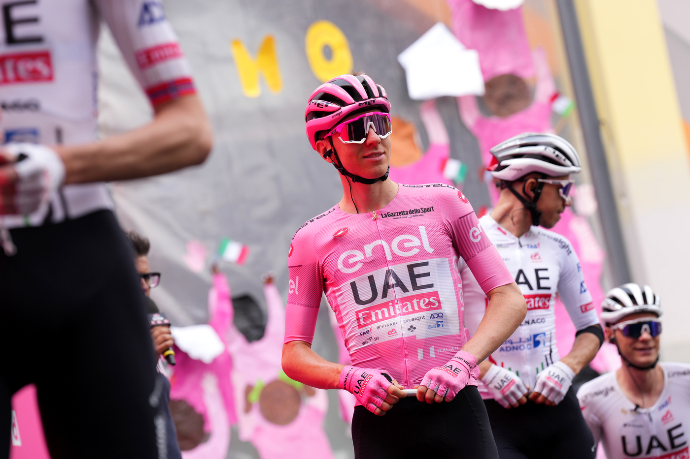 Classifica Giro d’Italia 2024, Tadej Pogacar vince con quasi 10′. Tiberi magistrale 5°
