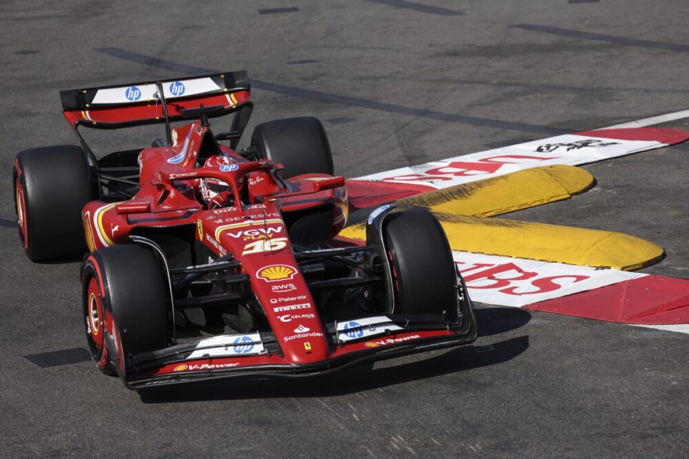 LIVE F1, GP Monaco 2024 in DIRETTA: Leclerc scatta dalla pole, Verstappen chiamato alla rimonta