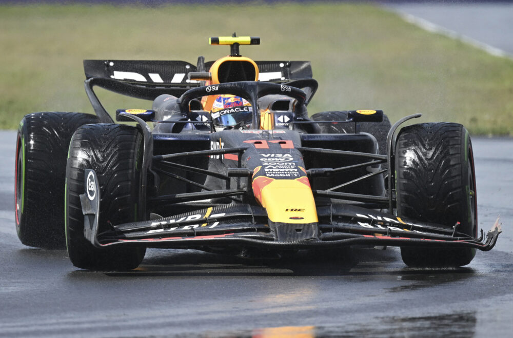 F1, piove sul bagnato per Sergio Perez dopo il ritiro in Canada. 3 posizioni di penalità in griglia per il GP di Spagna