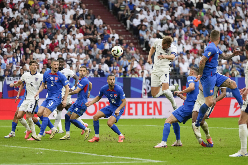 Calcio: la Slovacchia sfiora l’impresa agli Europei 2024. Inghilterra ai quarti grazie a Bellingham e Kane