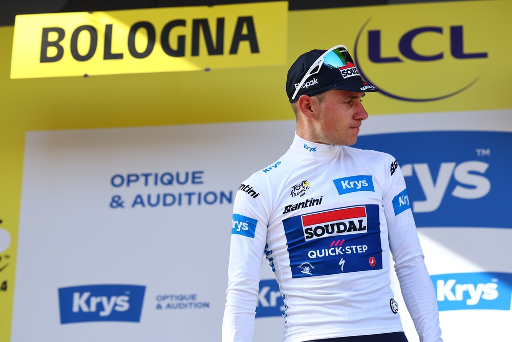 Tour de France 2024, tutte le classifiche: Carapaz scavalca Pogacar in testa, Evenepoel maglia bianca, Abrahamsen doppio