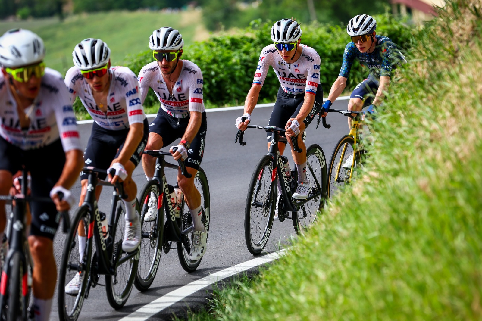 Tour de France 2024: Vaquelin vince la tappa di Bologna, Pogacar e Vingegaard danno già spettacolo