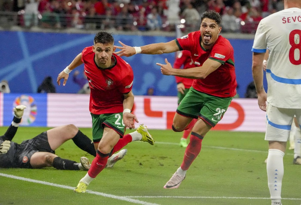 Calcio, Conceição nel recupero fa impazzire il Portogallo. Battuta in rimonta la Repubblica Ceca all’esordio negli Europei