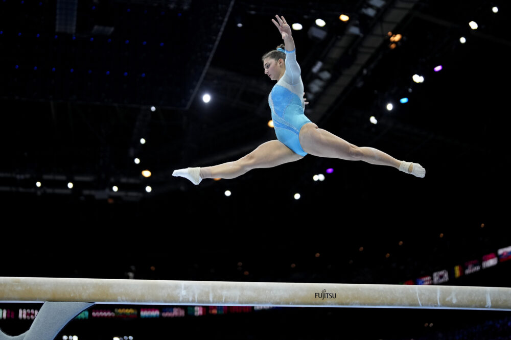 Ginnastica artistica, Manila Esposito e Alice D’Amato si giocano le medaglie tra trave e corpo libero. Biles per il pokerissimo