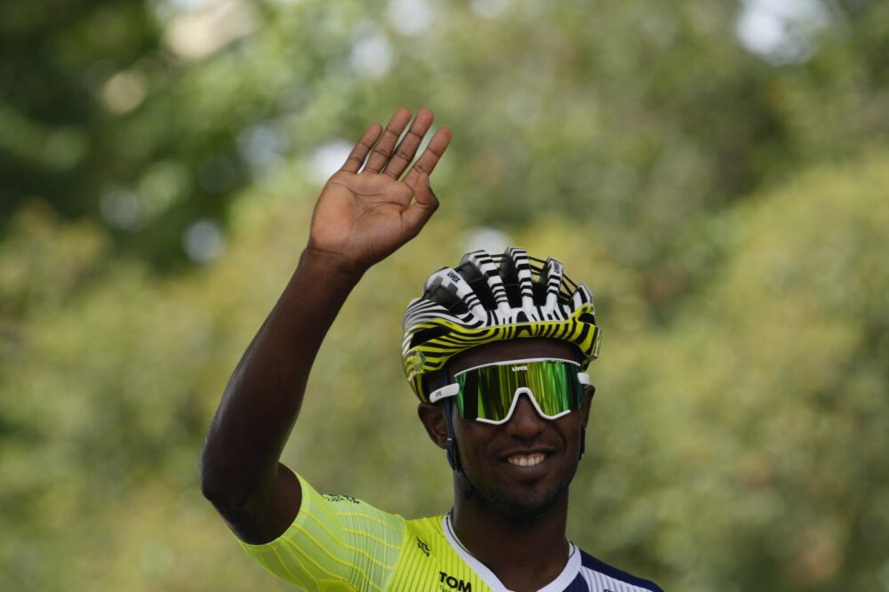 Tour de France 2024: Biniam Girmay beffa tutti a Torino. Carapaz Maglia Gialla