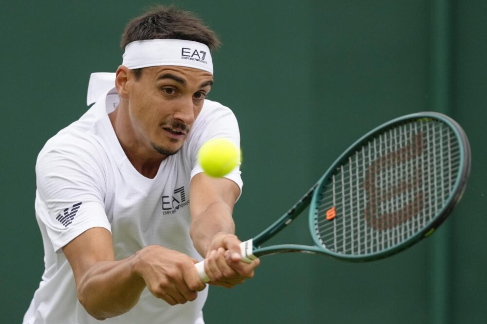 LIVE Sonego Bautista Agut 3 6, 6 3, 3 5, Wimbledon 2024 in DIRETTA: lo spagnolo serve per il terzo set dopo una lunga sospesione