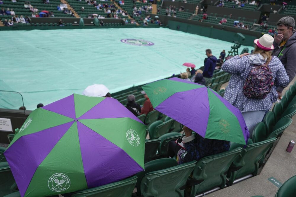 Wimbledon 2024, piove a Londra e match rinviati sull’erba dei Championships