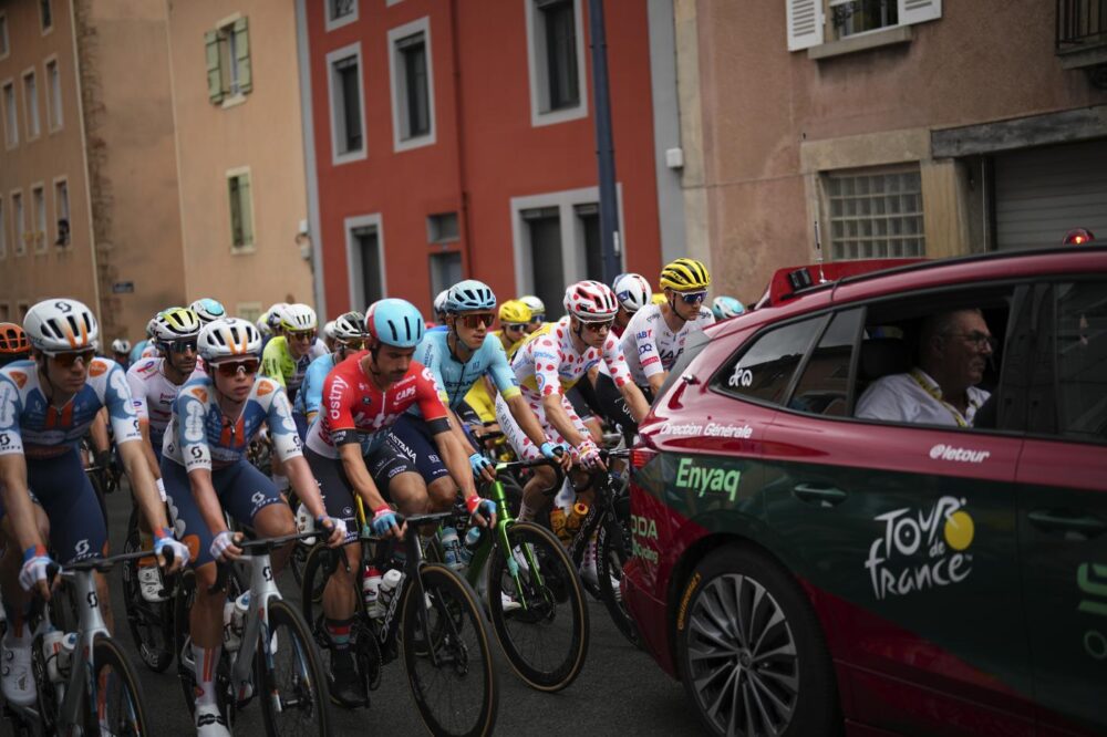 A che ora il Tour de France 2024 oggi in tv: orari 6 luglio, programma, streaming, guida RAI ed Eurosport