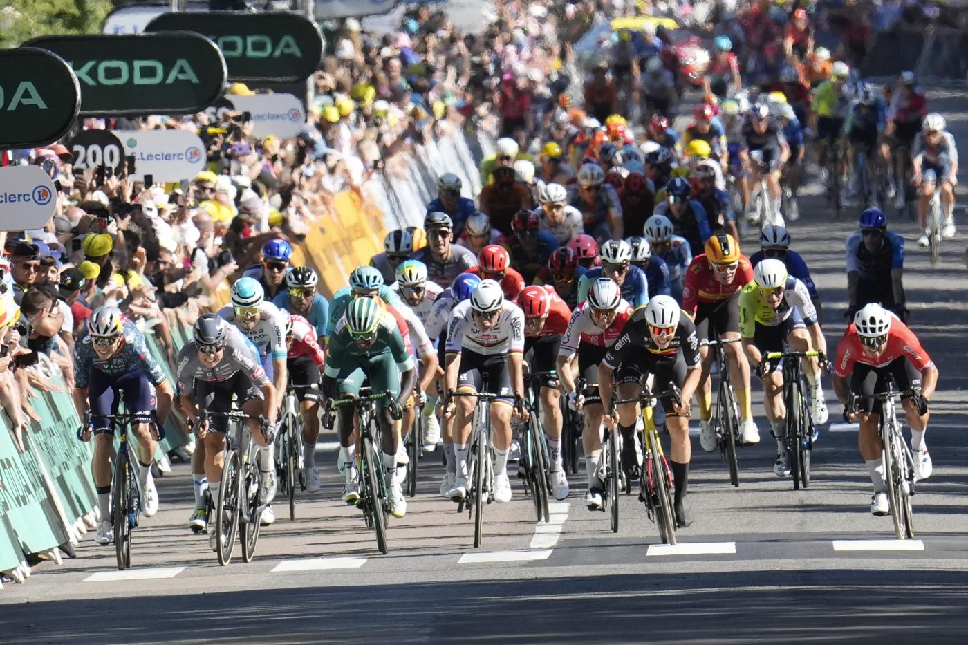 Pagelle Tour de France 2024: Dylan Groenewegen di prepotenza, Philipsen ancora bocciato
