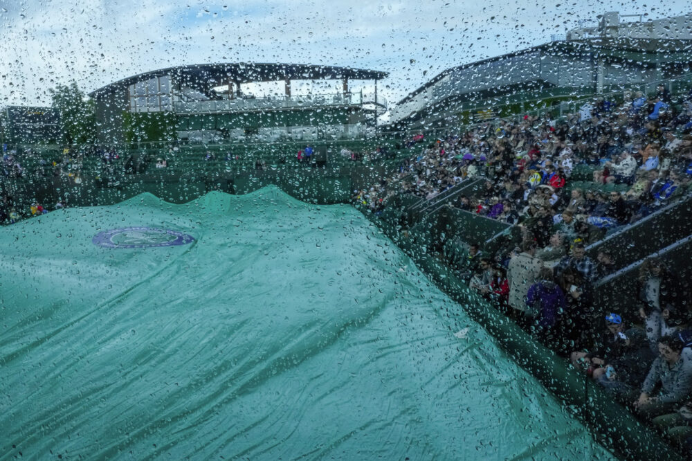 Wimbledon, quali match sono stati rimandati per pioggia: punteggi esatti e chi ha concluso