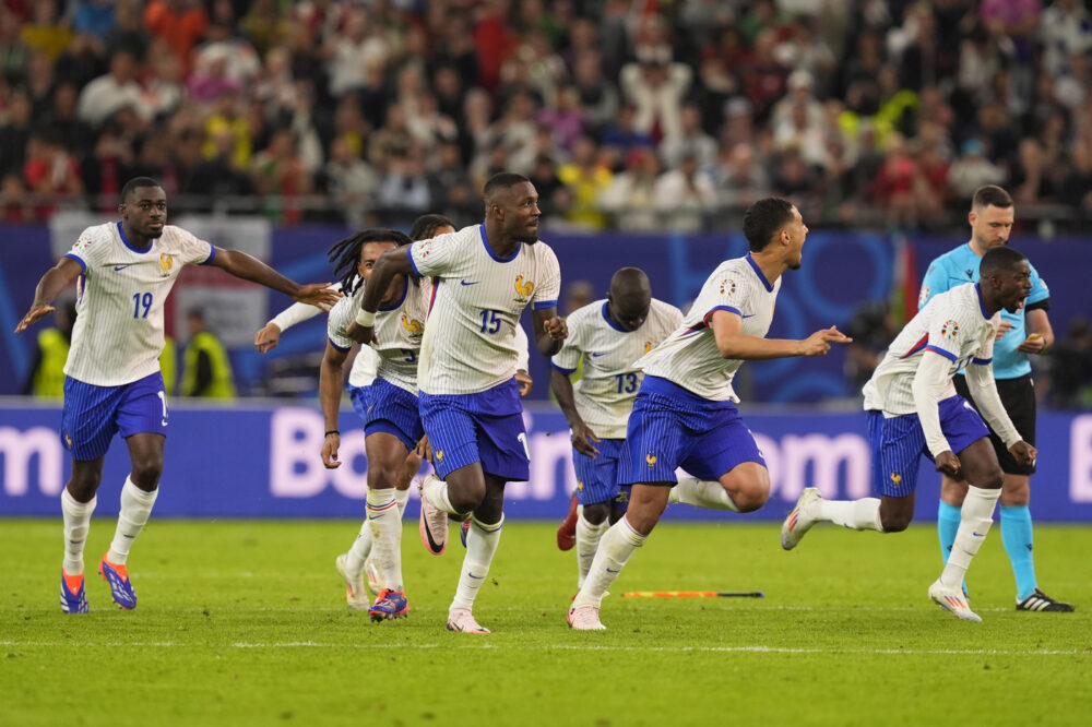 Calcio, la Francia elimina il Portogallo ai rigori e va in semifinale agli Europei