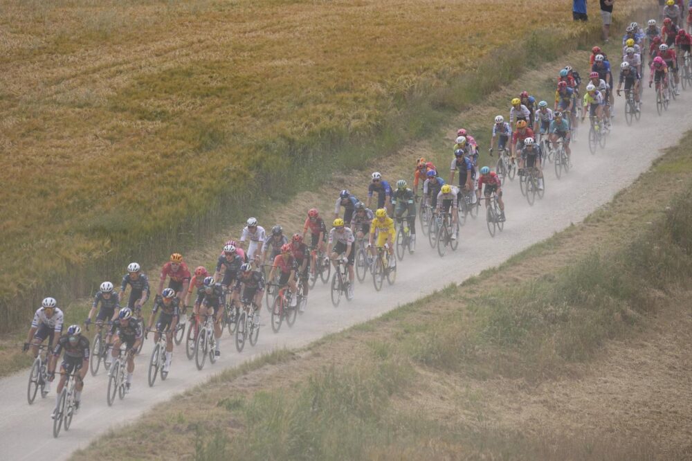 Ordine d’arrivo Tour de France 2024, nona tappa: Turgis vince una tappa epica. Tanto spettacolo ma niente distacchi tra i big